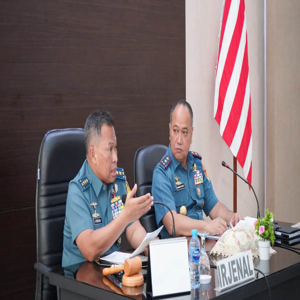 IRJENAL LAKSAMANA MADYA TNI ACHMAD WIBISONO PIMPIN TAKLIMAT AWAL WASRIK AUDIT KINERJA ITJENAL TA 2025 DI KODAERAL IX