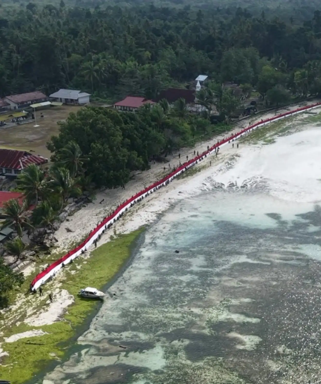 Merah Putih Membentang 500 Meter, Aboru Ciptakan Momen Bersejarah di HUT ke-81 Republik Indonesia