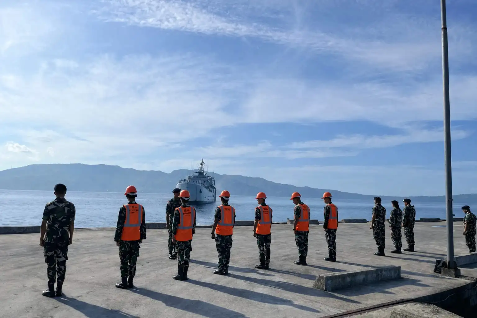 Perkuat Operasi Wilayah Timur, Dua Kapal Perang TNI AL Sandar di Dermaga Kesatriaan Tawiri Kodaeral IX