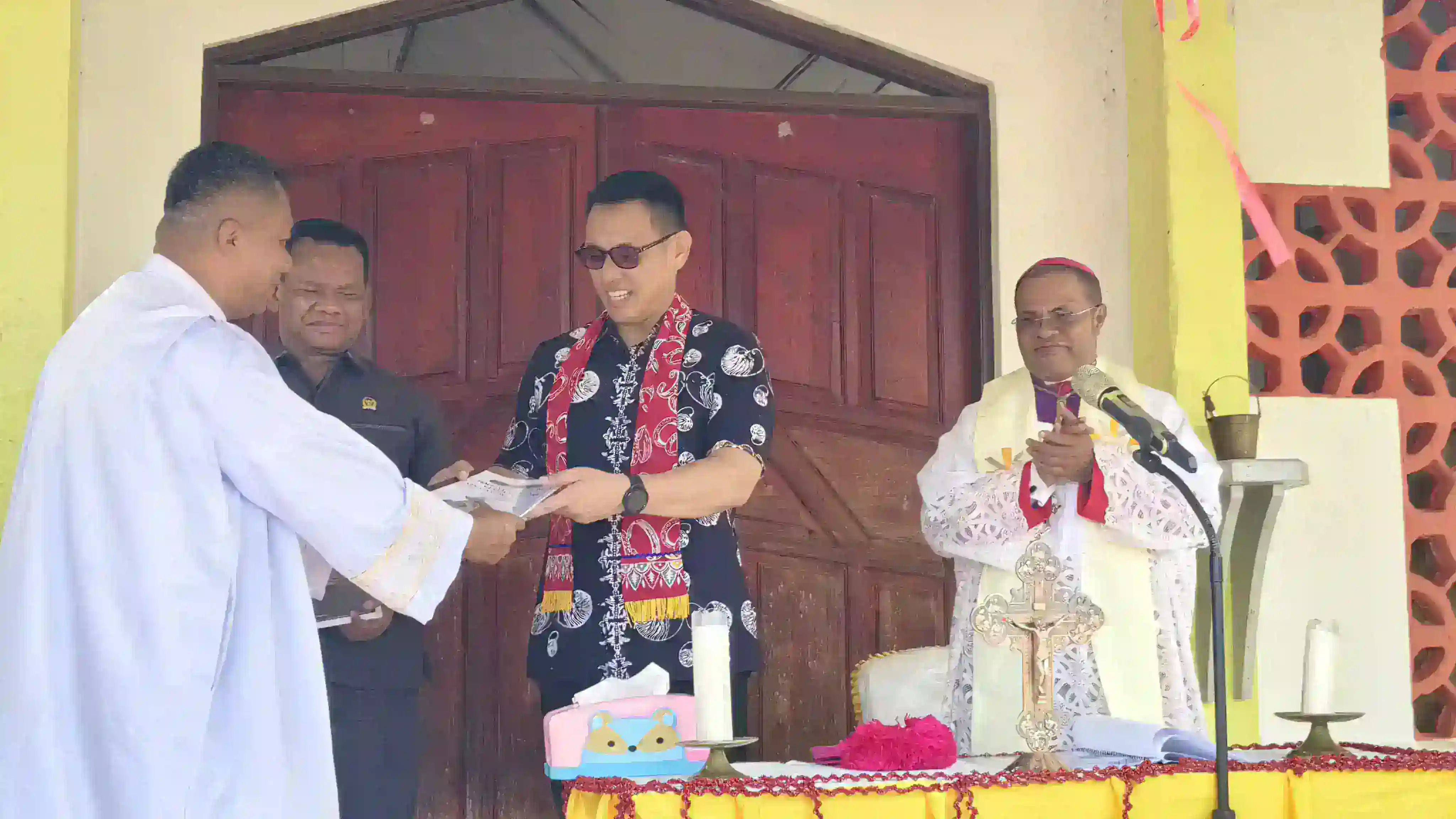 Wabup Maluku Tenggara Ajak Umat Jadikan Pembangunan Gereja Semawi Simbol Persaudaraan dan Gotong Royong