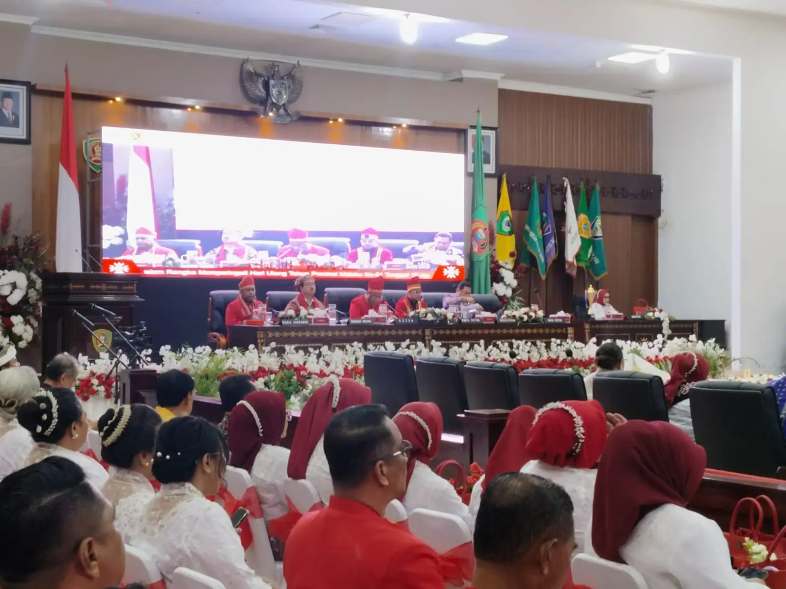 Buka Paripurna HUT Provinsi Maluku Benhur Wattubun Tegaskan 