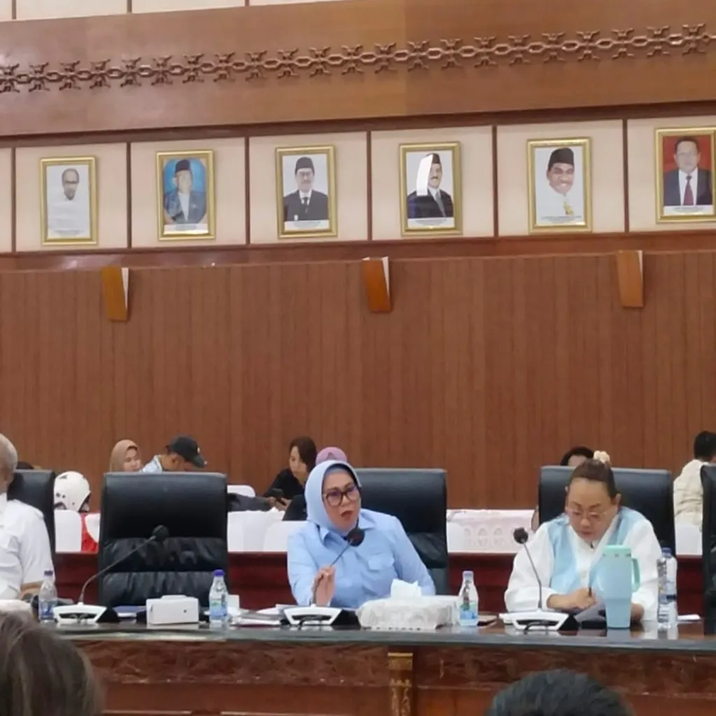 Nita Bin Umar Minta Pihak Pertamina Tertibkan SPBU Kebun Cengkeh Terkait Batas Antrian Pengisian Bensin Yang Dinilai Buat Kemacetan Arus Angkutan Naik Dan Turun