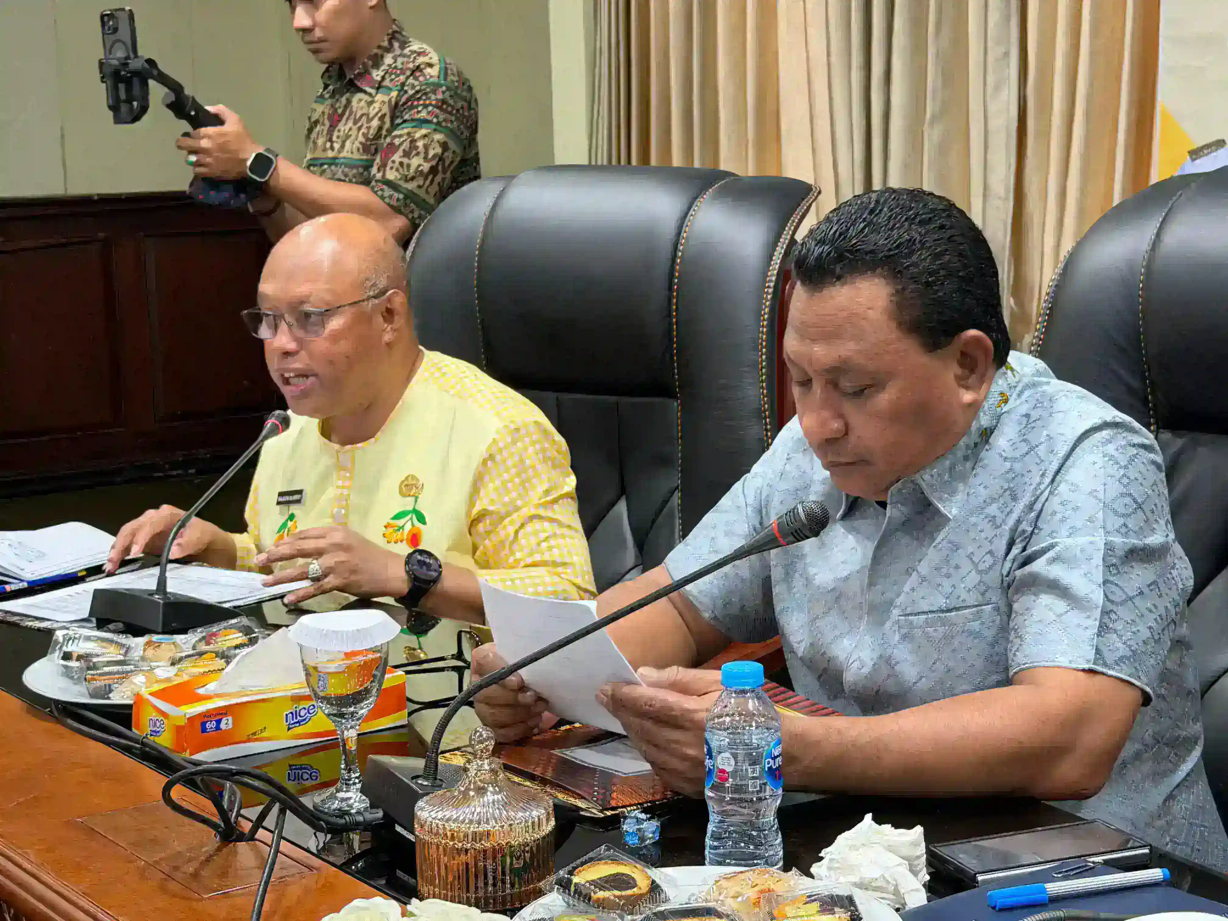Wagub Maluku Buka Rakor Evaluasi PAD 2025: Dorong Digitalisasi dan Sinergi untuk Wujudkan Kemandirian Fiskal