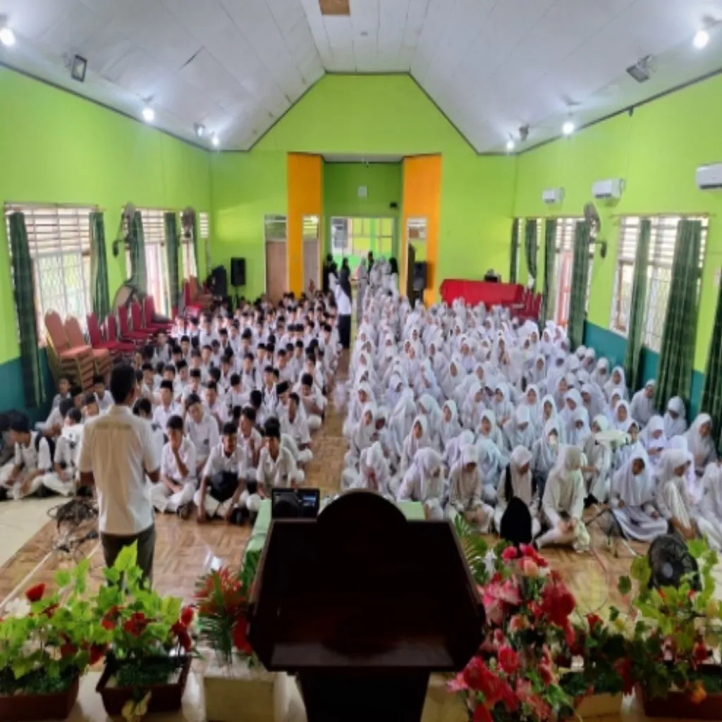Densus 88 Edukasi 600 Siswa MTs Negeri Ambon Soal Bahaya Radikalisme dan Pengaruh Media Sosial