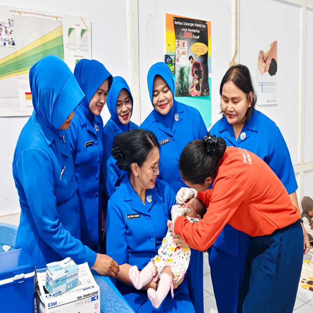 Wujudkan Generasi Sehat, Ketua Daerah Jalasenastri Kodaeral IX Tinjau Langsung Layanan Posyandu Bobara