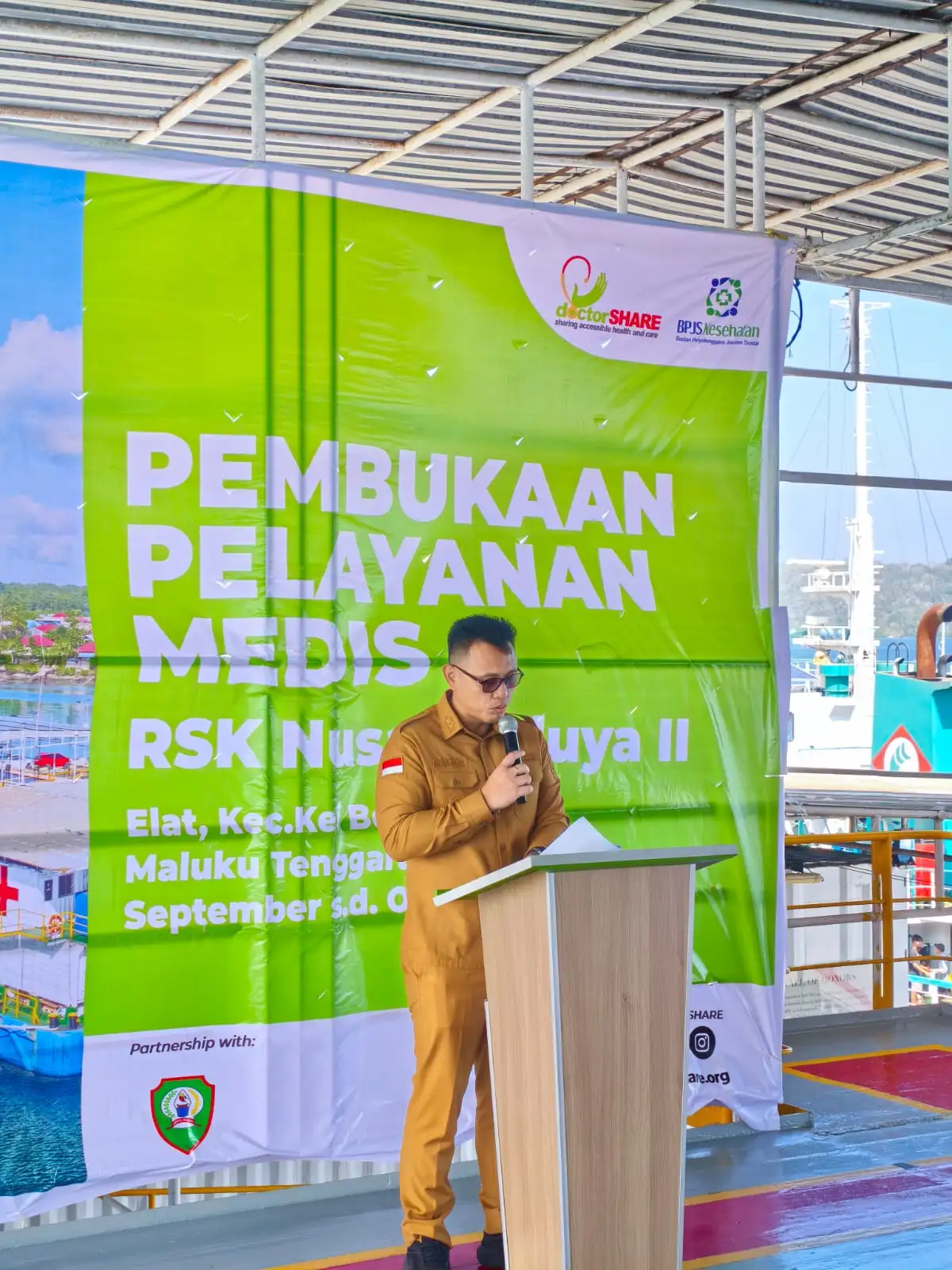 Nusa Waluya II Sandar di Elat, Tujuh Dokter Spesialis Layani Warga Kei Besar Gratis
