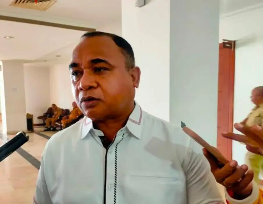 Penataan Pedagang di Ambon: Wakil Ketua DPRD Maluku Soroti Akar Masalah, Minta Solusi Dua Arah