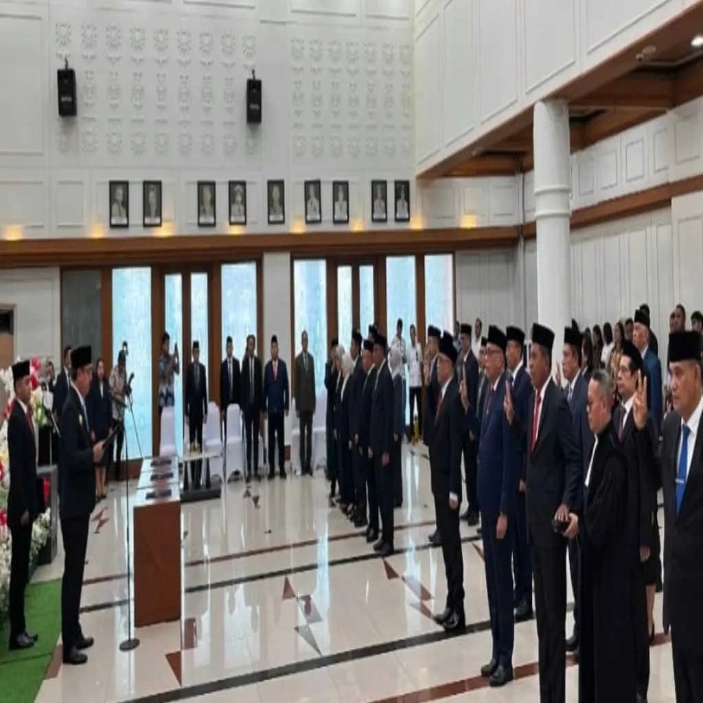 Gubernur Maluku Hendrik Lewerissa Lantik Farhatun Rabiah Samal Sebagai Sekwan Provinsi Maluku.