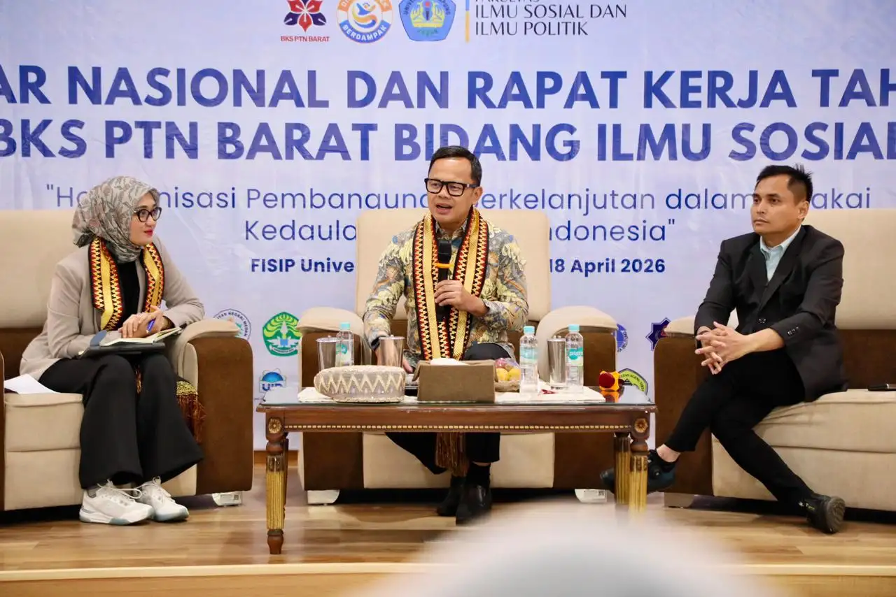 Wamendagri Sentil Kampus: Jangan Cuma Produksi Teori, Bonus Demografi Bisa Jadi Bencana