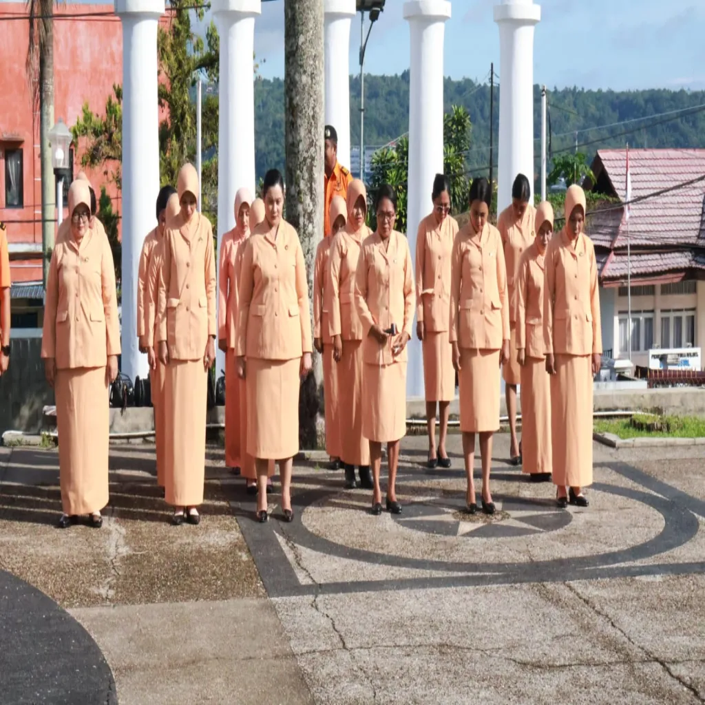 Basarnas Ambon Peringati HUT ke-54 dengan Tabur Bunga dan Ziarah di TMP Kapahaha