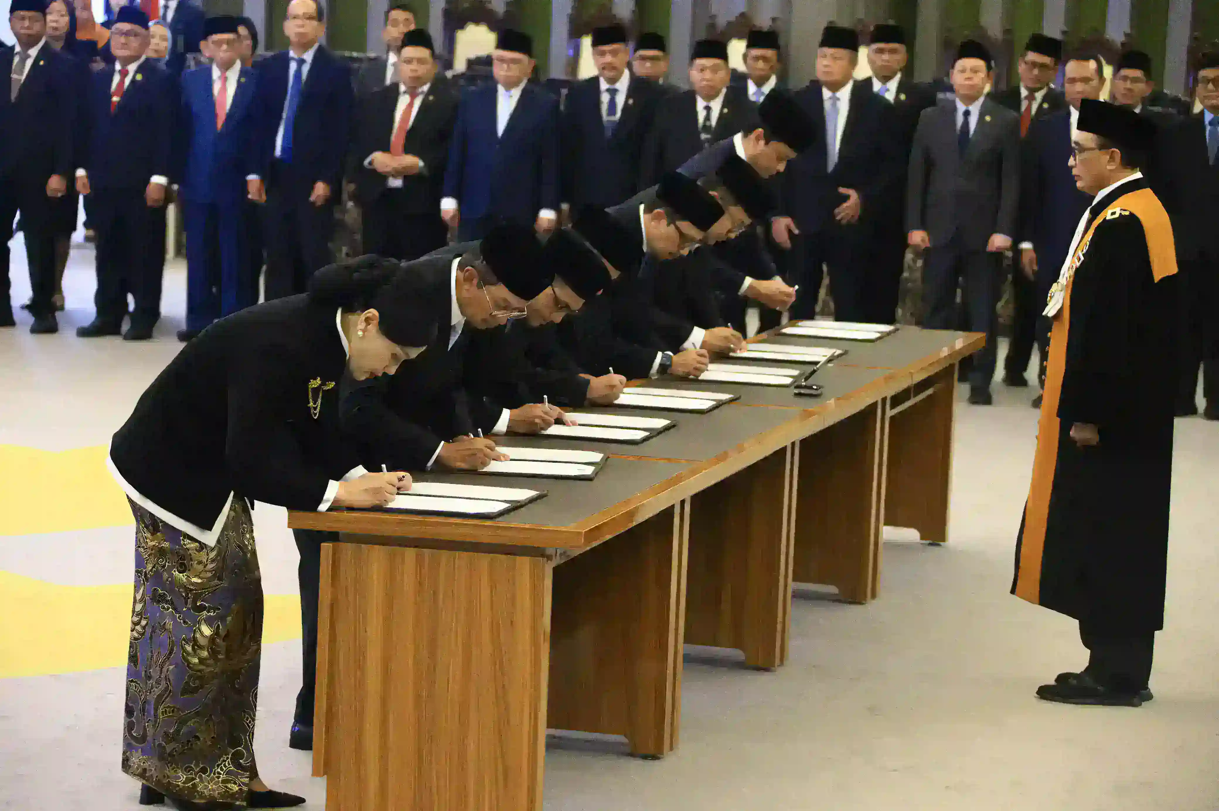 PENGUCAPAN SUMPAH JABATAN ANGGOTA DEWAN KOMISIONER OJK