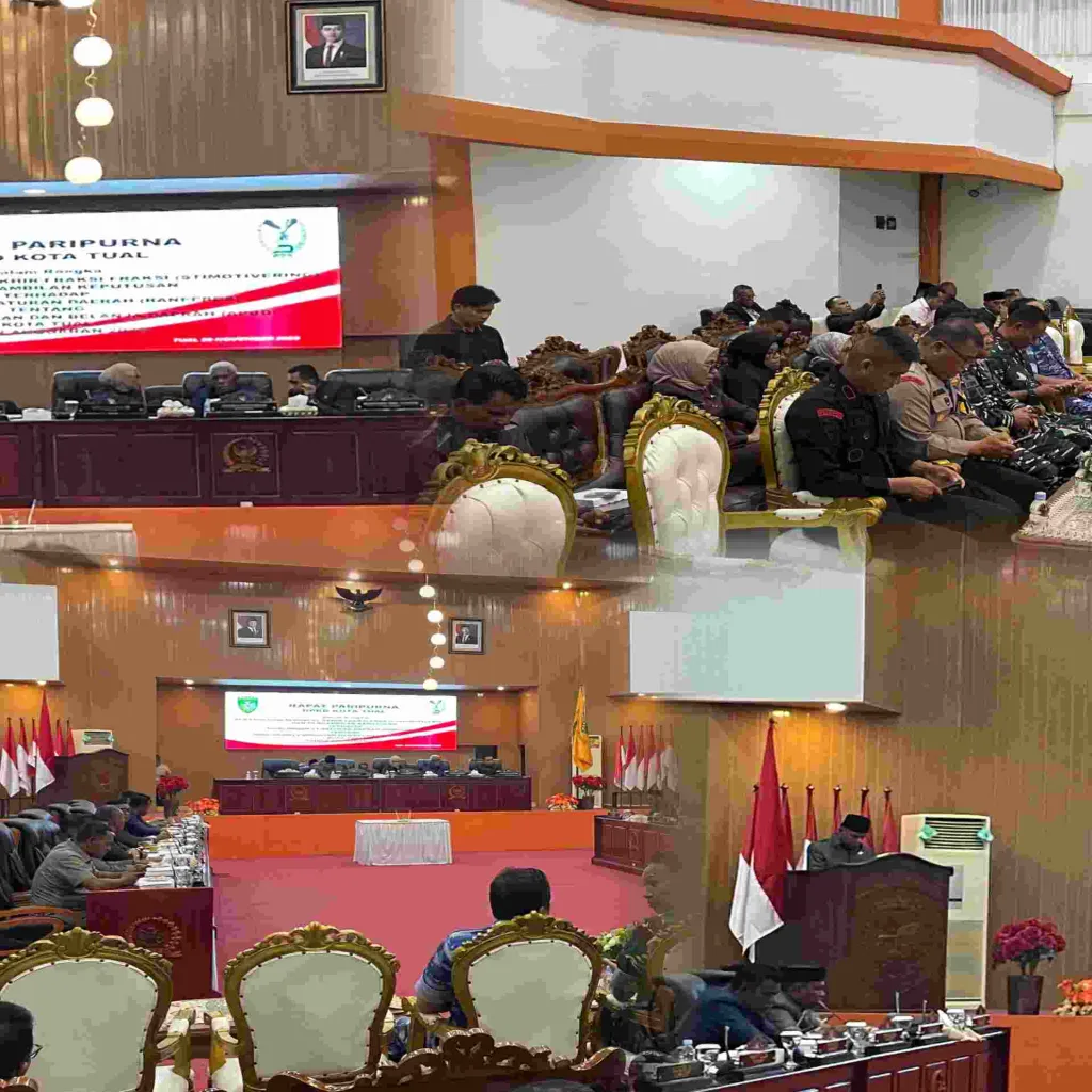 Ketua DPRD Tual Pimpin Paripurna Penting, Fraksi-Fraksi Setujui Ranperda APBD 2026