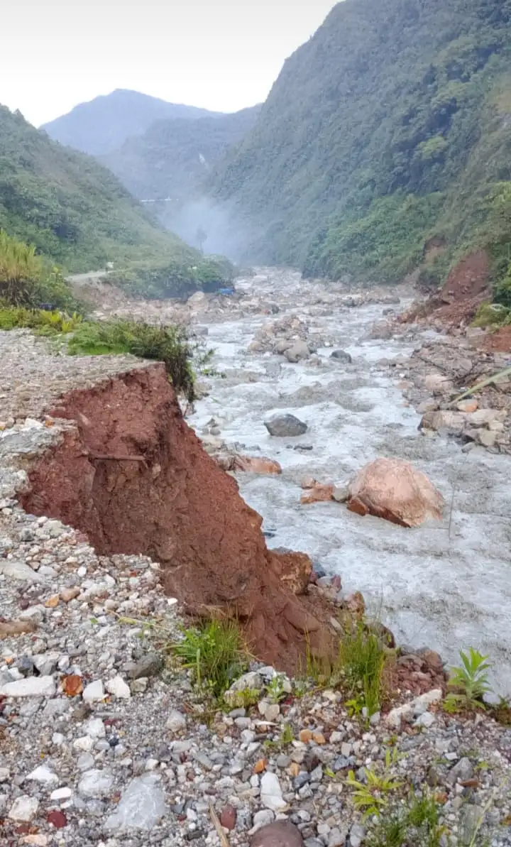 AKSES KRITIS DI UJUNG TANDUK: JALAN BANTI–TEMBAGAPURA TERANCAM PUTUS, RIBUAN WARGA DI AMBANG ISOLASI