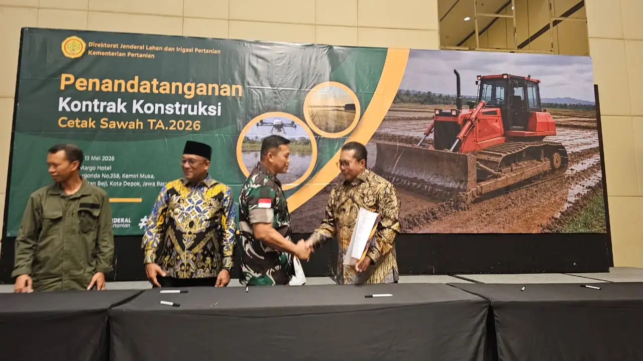 Wujudkan Swasembada, Pangdam Pattimura Teken Kontrak Cetak Sawah 1.454 Hektar