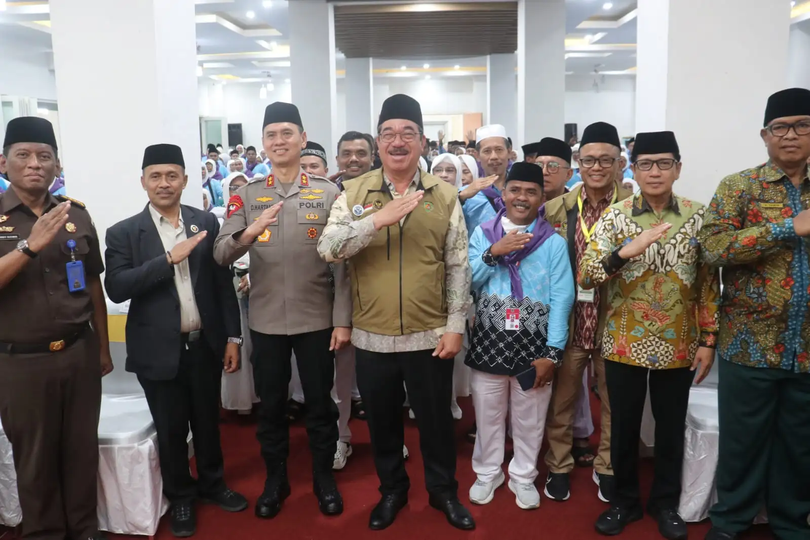 Gubernur Maluku Resmi Lepas Jemaah Haji Kloter 24, Doakan Raih Haji Mabrur dan Mabruroh