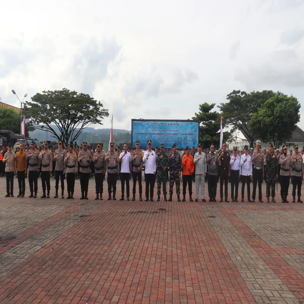 Gubernur Maluku Pimpin Apel Gelar Pasukan Operasi Lilin 2025 Jelang Nataru