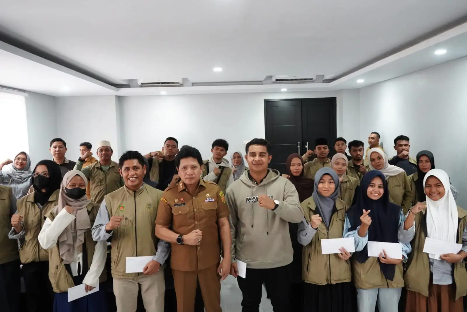 Pemprov Maluku Berikan Apresiasi kepada Kafilah Berprestasi MTQ Nasional, Sekda: Jadikan Prestasi Sebagai Motivasi untuk terus berkembang