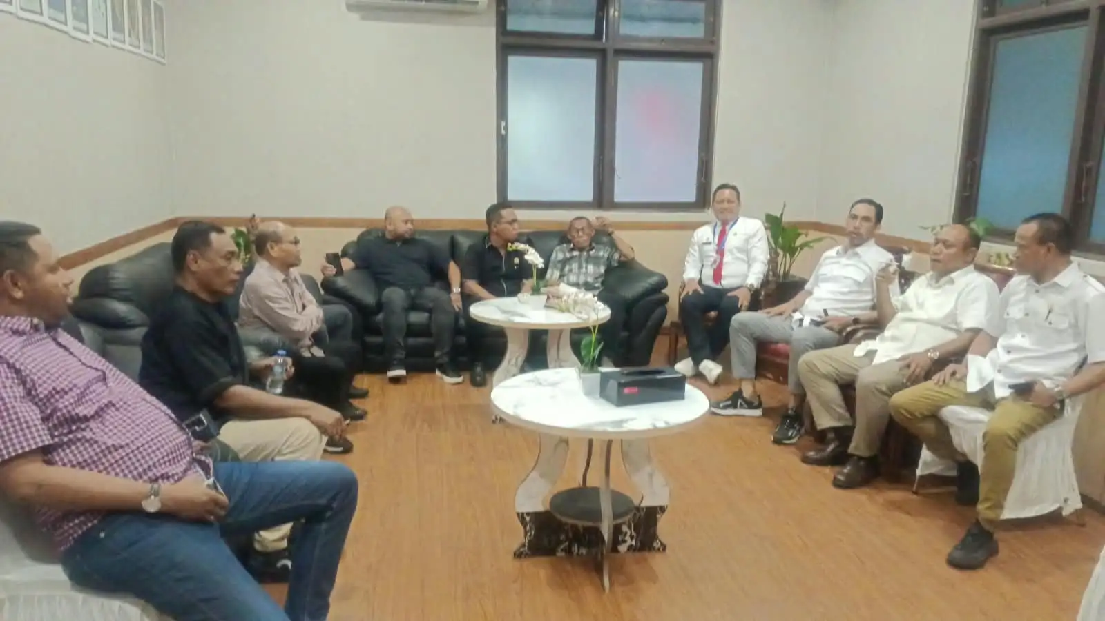 DPRD Dan Pemkot Ambon Bersatu Salurkan Rp250 Juta untuk Korban Gempa NTT: Bukan Soal Nominal, Tapi Kepedulian