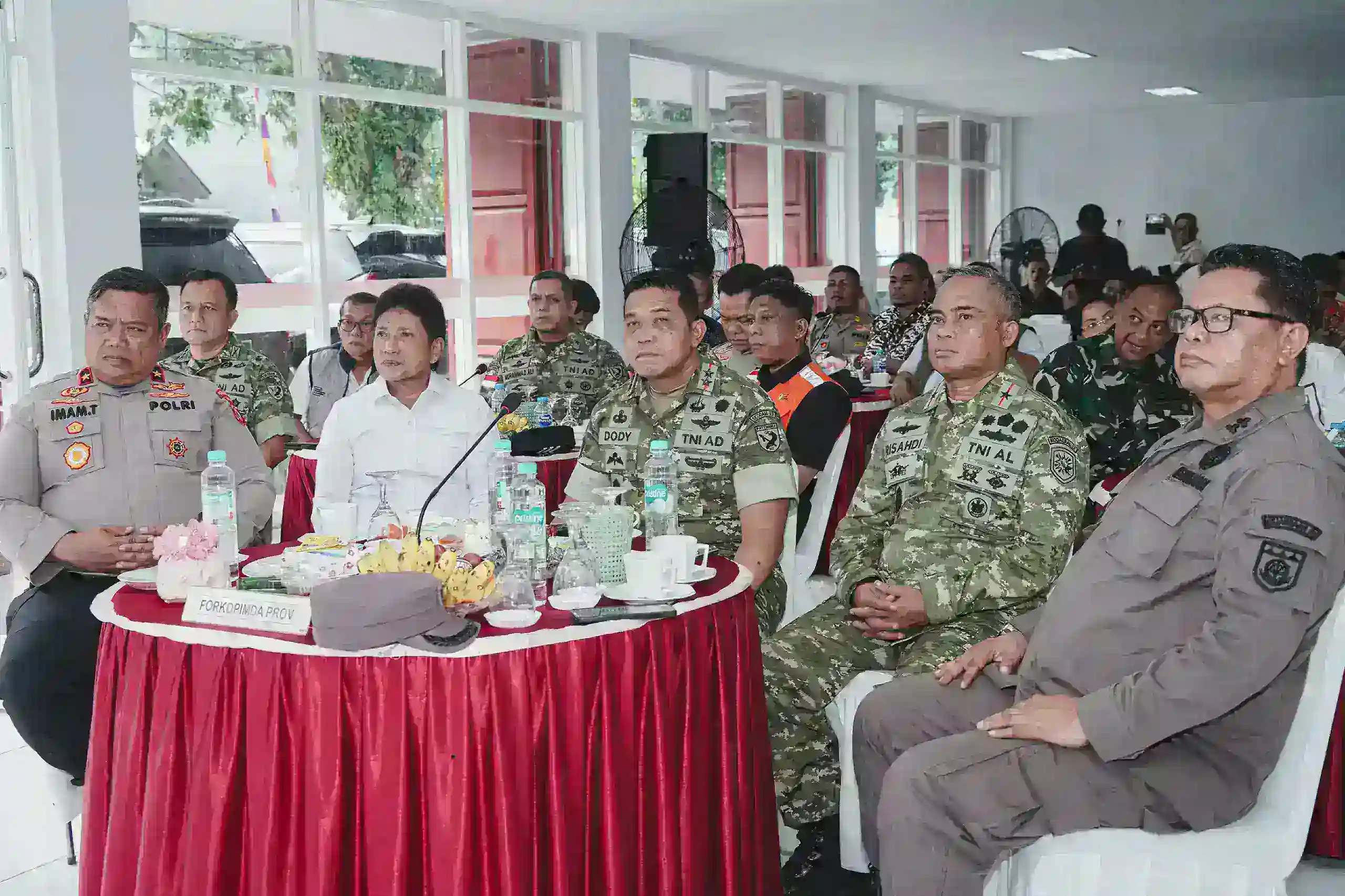 PANGDAM XV/PATTIMURA IKUTI VICON PERESMIAN 1.061 KOPERASI DESA MERAH PUTIH OLEH PRESIDEN RI