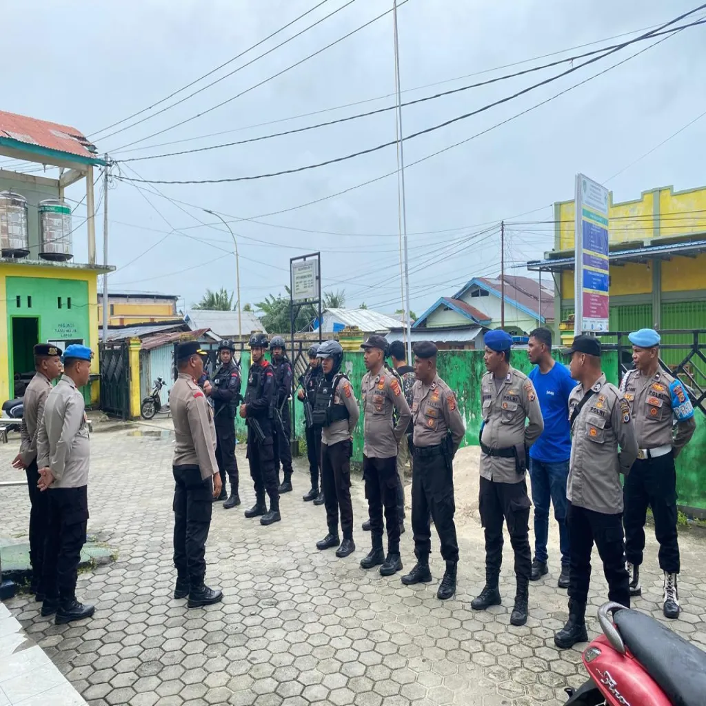 WAKAPOLRES TUAL PIMPIN LANGSUNG, TINGKATKAN PATROLI KRYD DI DAERAH RAWAN KONFLIK DESA FIDITAN KOTA TUAL.