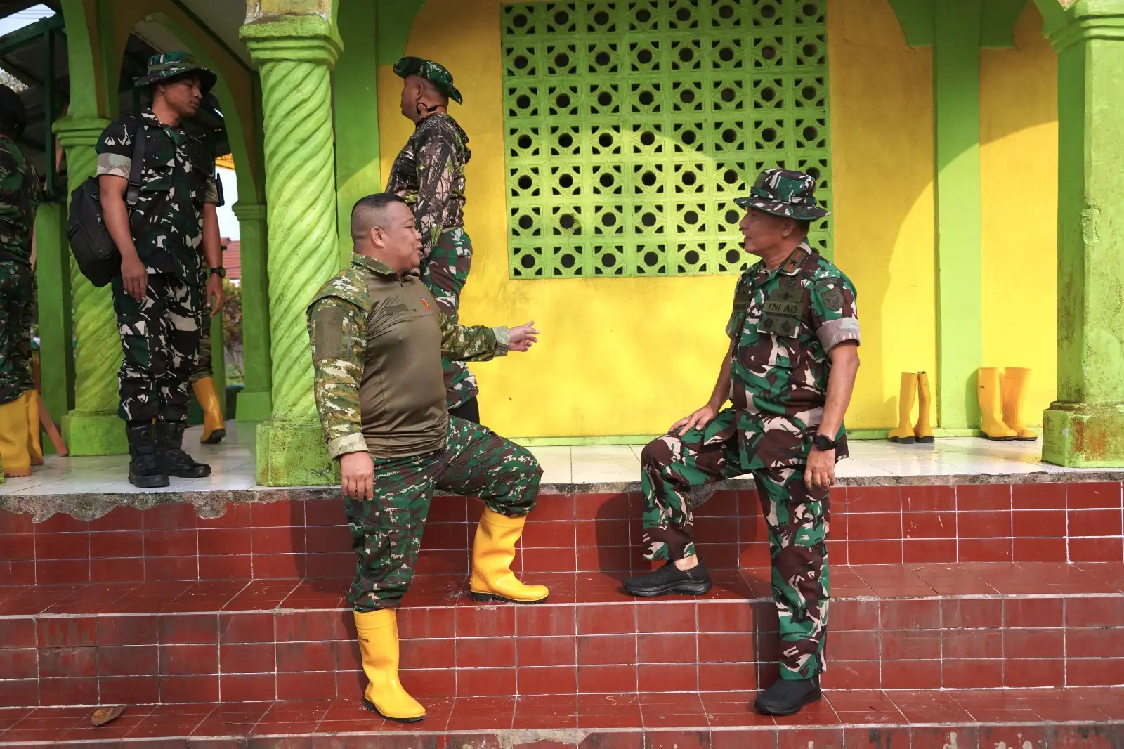 JUMAT BERKAH! Danrem 151/Binaiya Turun Langsung Renovasi Masjid Al-Nurul Passo