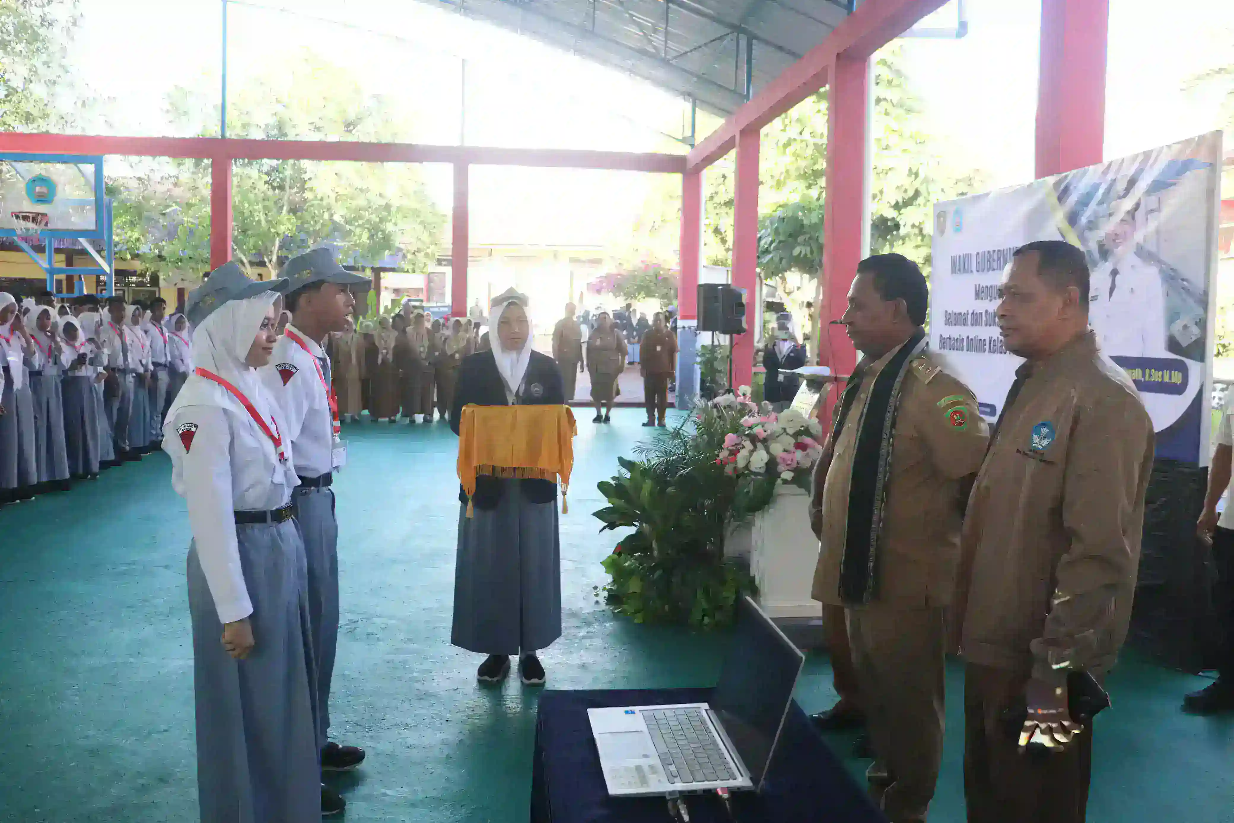 Wakil Gubernur Maluku Buka Ujian Sekolah di SMA Negeri 11 Ambon, Tekankan Pentingnya Mimpi dan Disiplin
