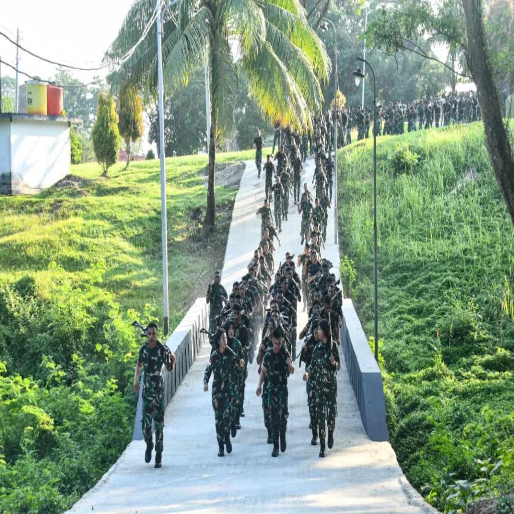 Asah Naluri Tempur, Prajurit Kodaeral IX Pertajam Keterampilan Dasar Militernya di Hari Ketiga Minggu Militer