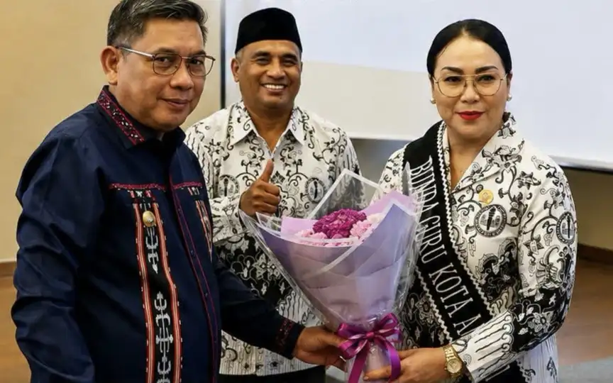 Dikukuhkan Sebagai Bunda Guru Kota Ambon, Lisa Wattimena: Pendidikan Ramah Anak Adalah Tanggung Jawab Bersama
