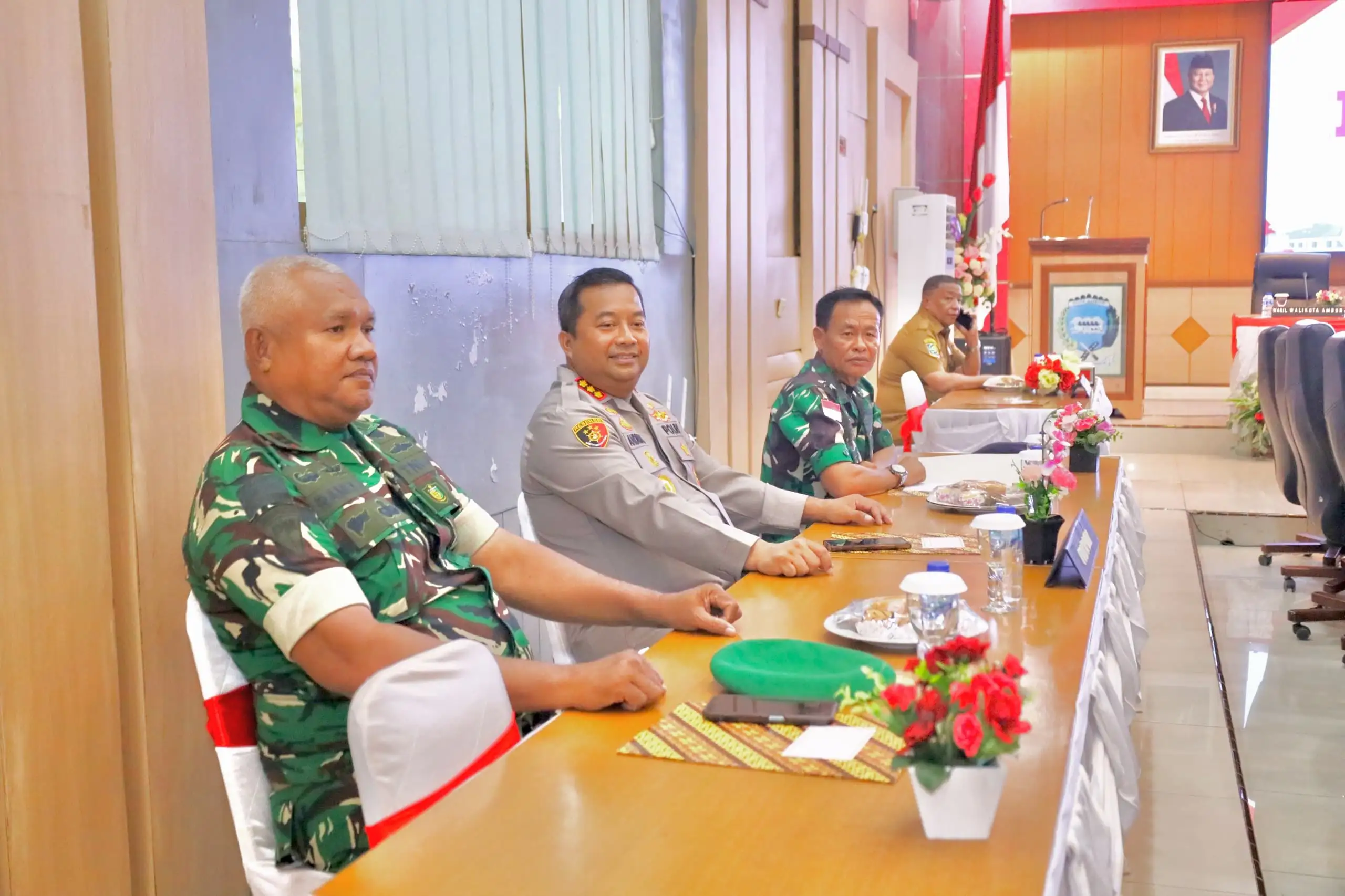 Sahli B Pok Sahli Kodaeral IX Hadiri Rapat Paripurna DPRD Kota Ambon