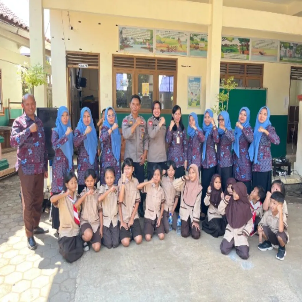 Sosialisasi Bullying di SD Negeri 2 Karanggondang, Upaya Menjadikan Siswa Menjadi Lebih Baik dan Berkarakter
