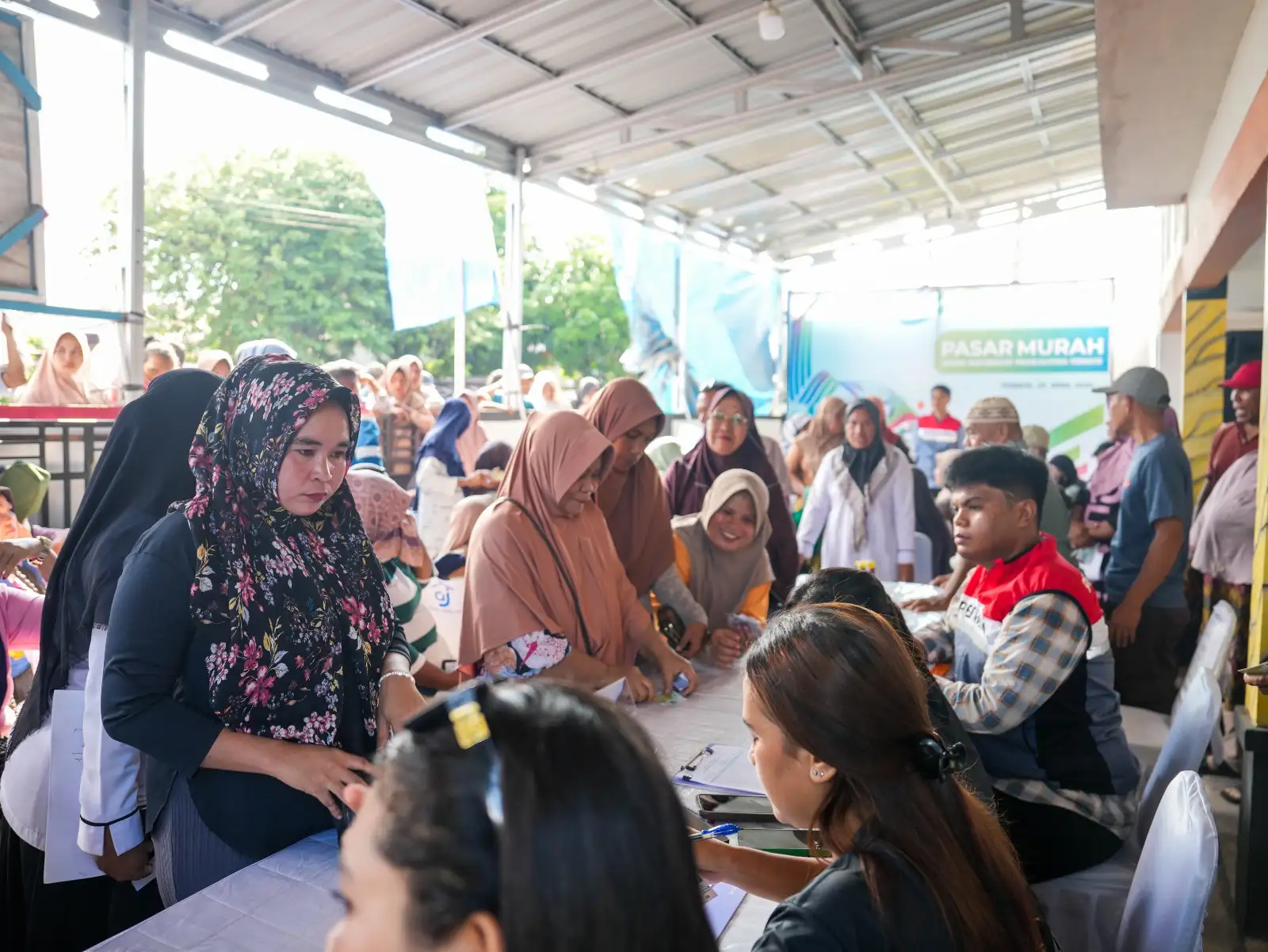 Pertamina Patra Niaga Gelar Pasar Murah, Paket 1.000 Sembako Terjangkau untuk Masyarakat Ternate