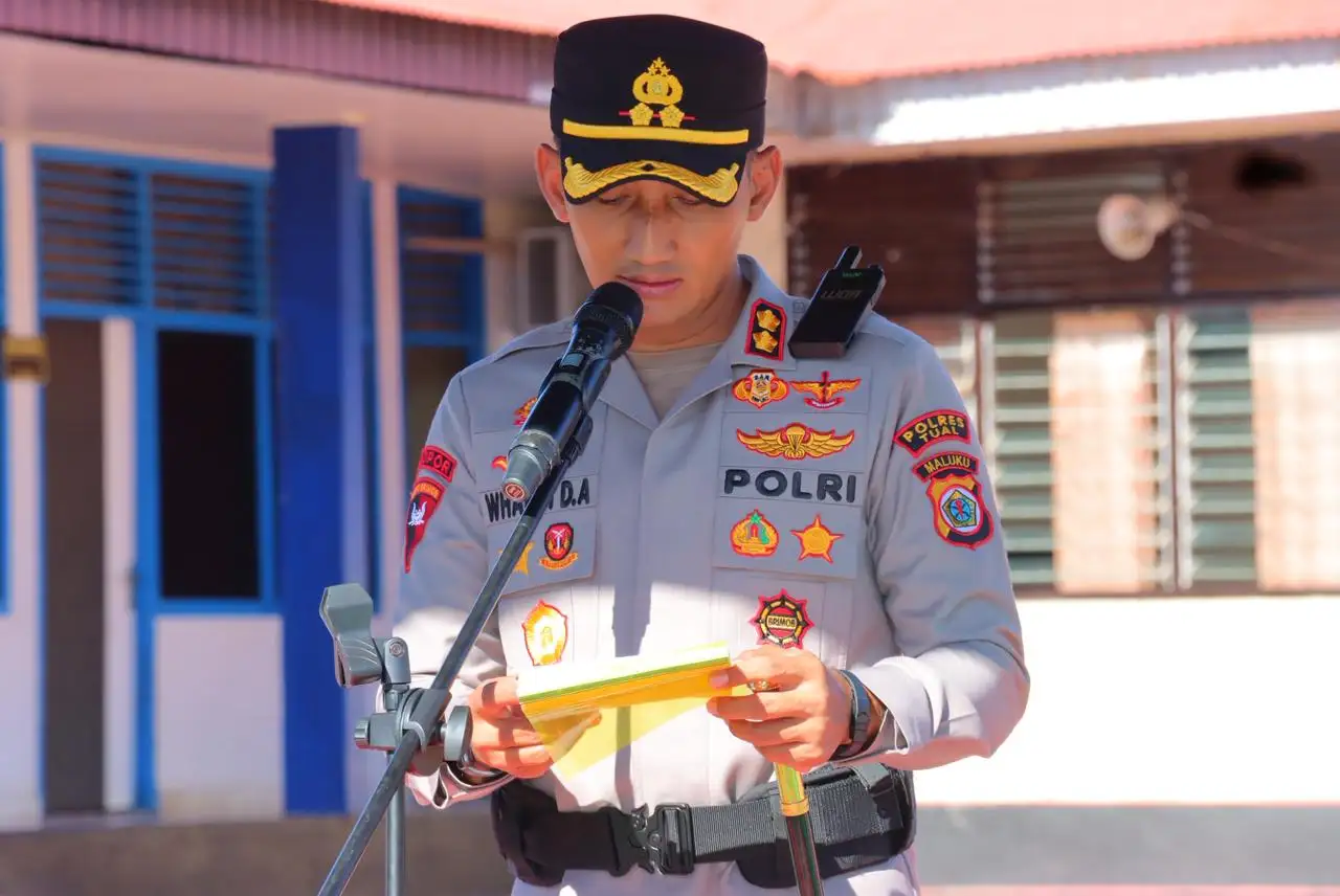 Kapolres Tual Tekankan Profesionalisme dan Zona Integritas dalam Sertijab Empat Pejabat Utama