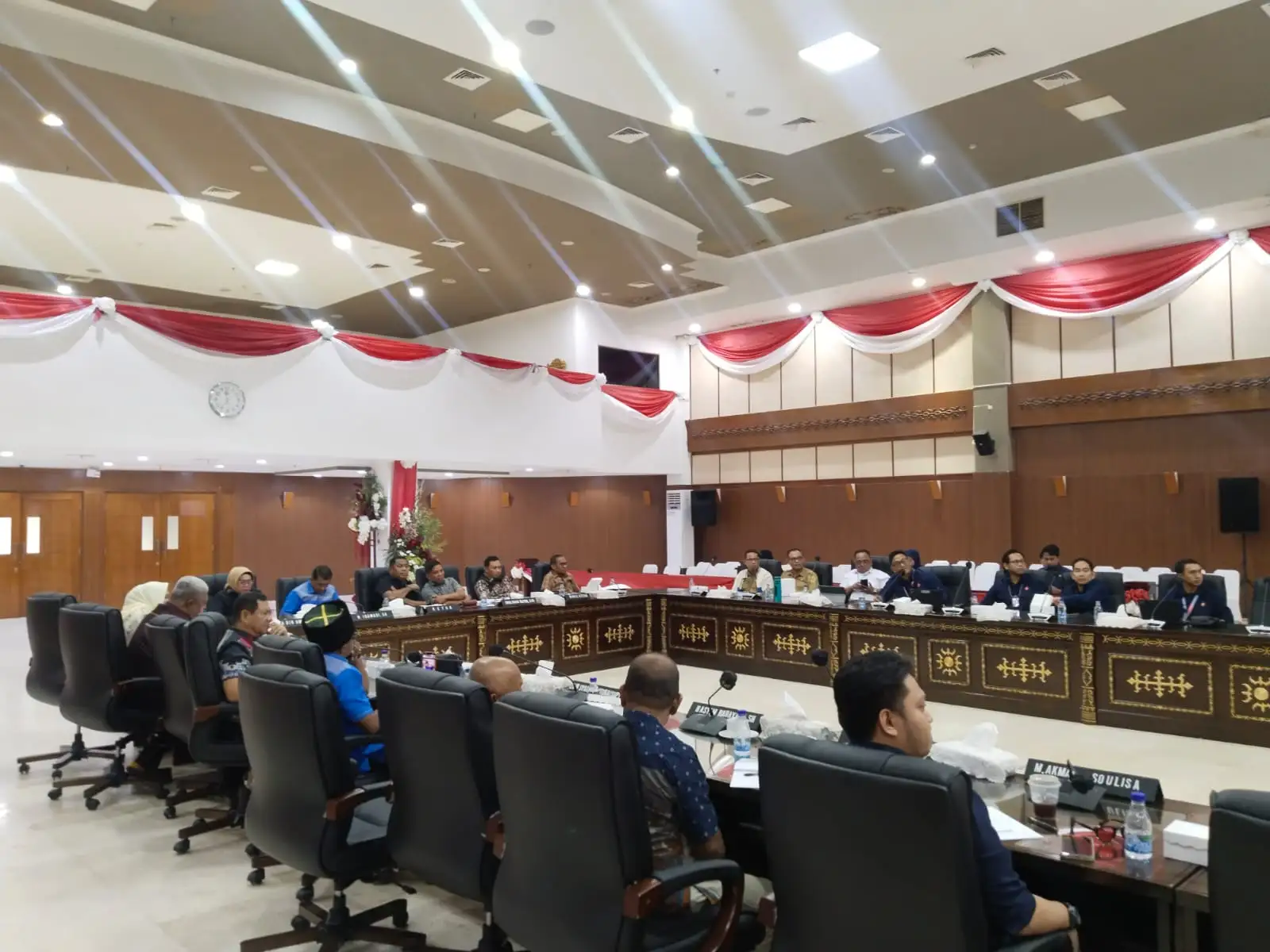 Bukan Sekadar Janji, Ramli Malawat Jadi Sorotan, Ketua DPRD Maluku: Selesaikan Masalah Tanpa Masalah