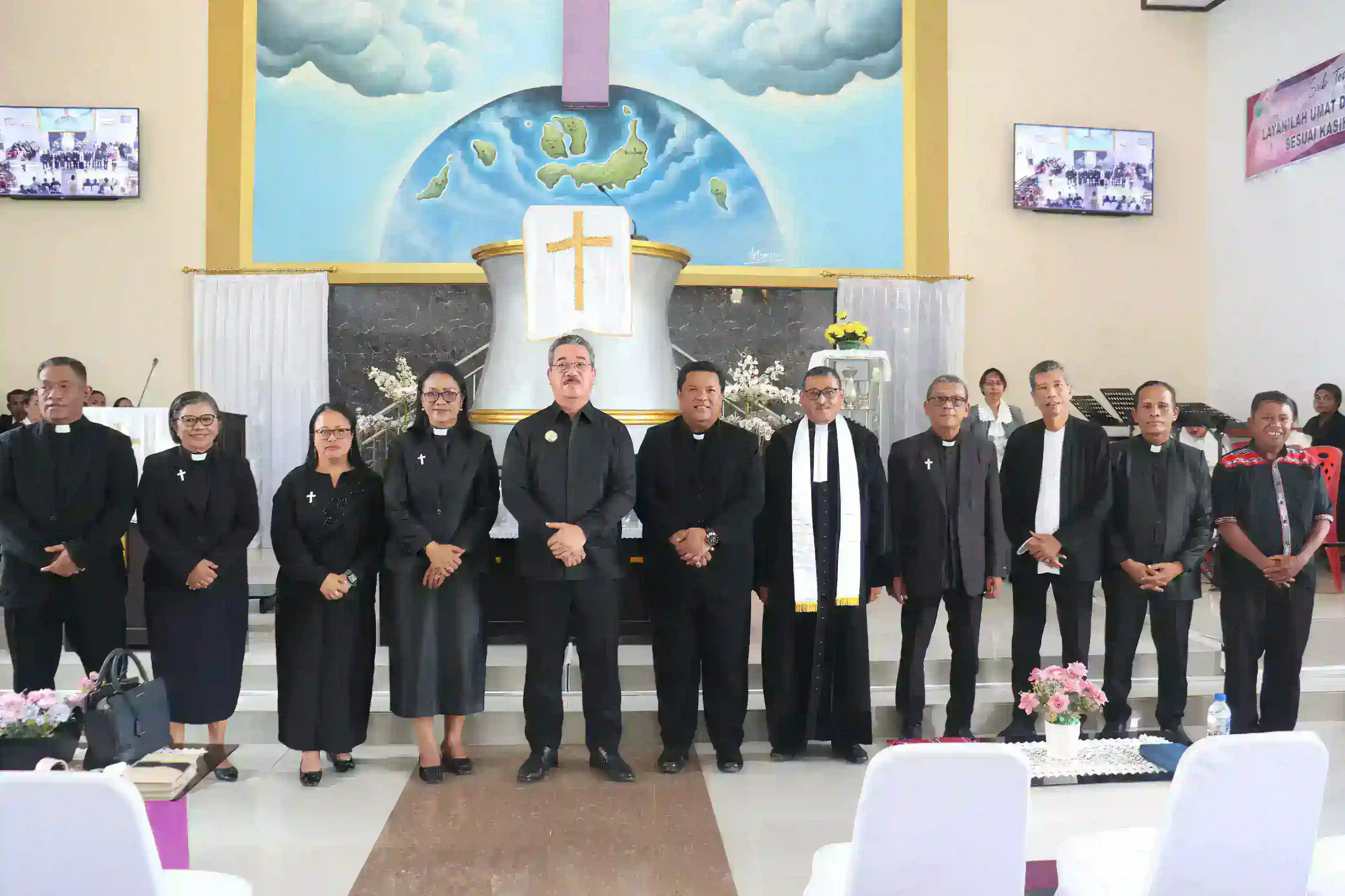 Hadiri Ibadah Paskah Sinode GPM 2026 di Suli Banda, Gubernur Maluku Tekankan Penguatan Keluarga sebagai Fondasi Iman dan Kesejahteraan