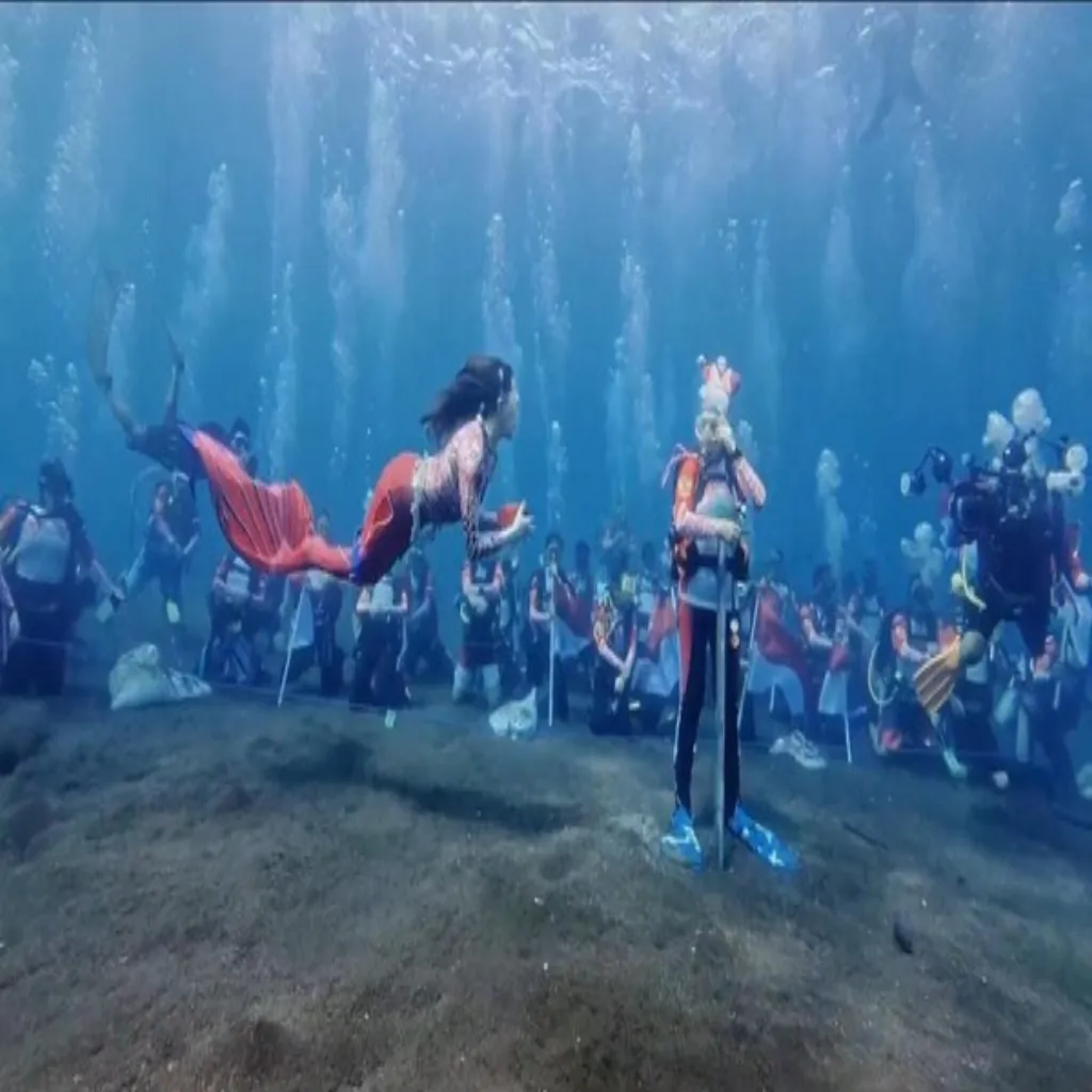 Upacara  Kemerdekaan RI Ke 80 Didasar Laut Gubernur Malut Tampil Memukau Seperti Film Mermaid*