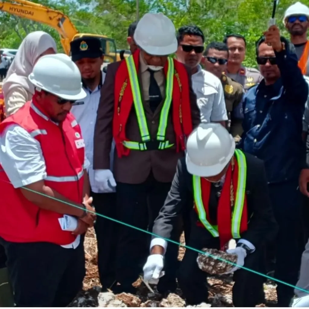 Wali Kota Tual Letakkan Batu Pertama Kampung Nelayan Merah Putih, Simbol Harapan Baru Pesisir Maluku