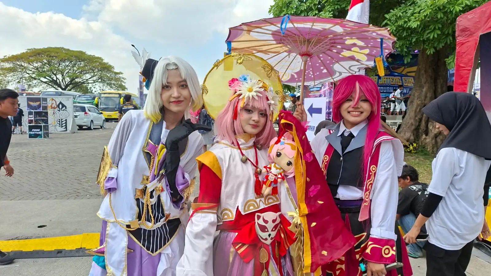 Karakter Mobile Legends Kreasi Cosplayer dari Berbagai Daerah Jadi Magnet Keseruan Turnamen E-Sport Kapolda Jateng Cup 2026
