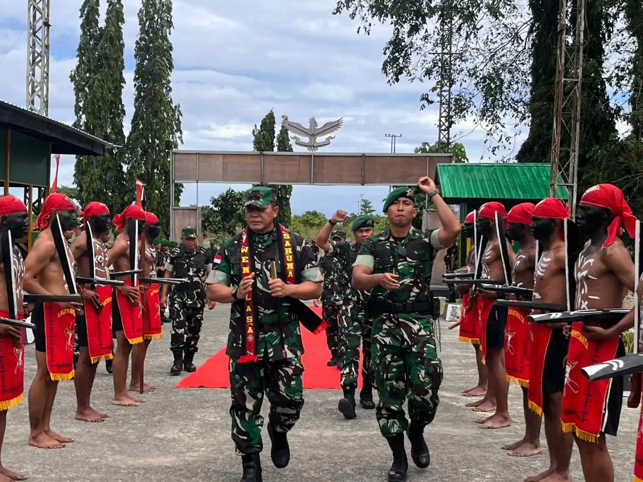 Kunjungi Yonif TP 865/SMW, Pangdam XV/Pattimura Tekankan Mental Petarung dan Bakar Semangat Prajurit