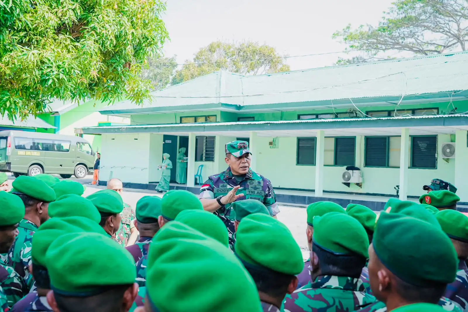 Kunker ke Kodim 1506/Namlea, Pangdam XV/Pattimura Tekankan Prajurit Petarung dan Keamanan Pangkalan