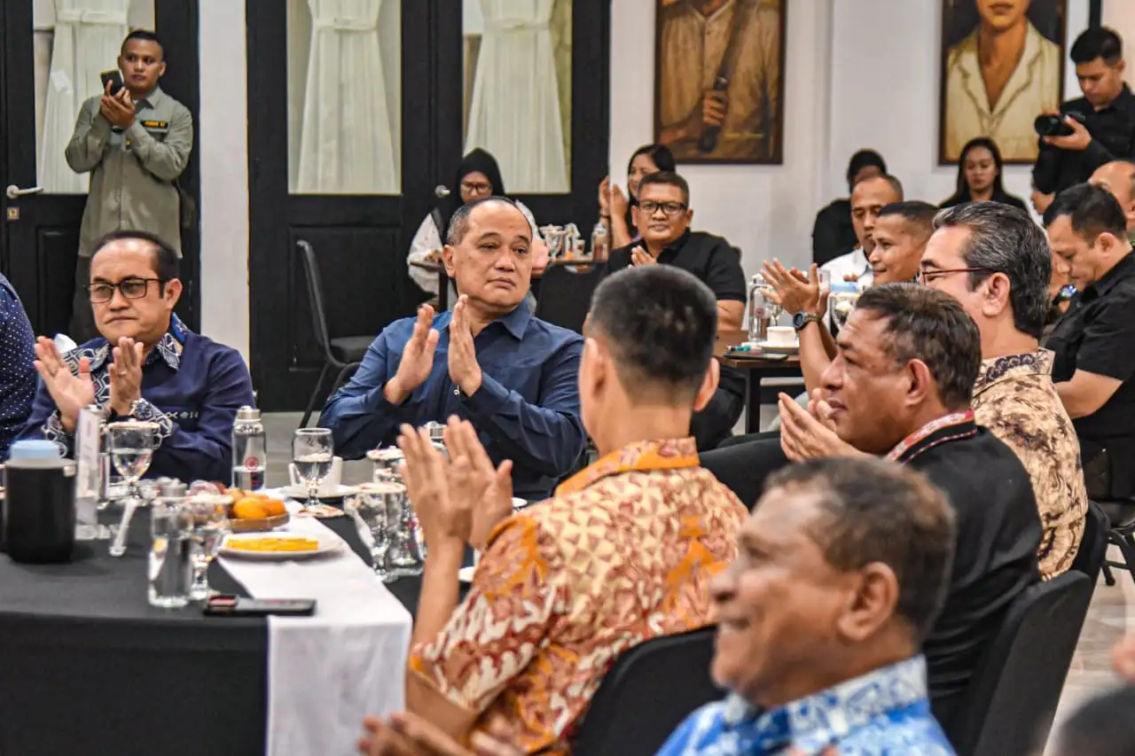 Lestarikan Kearifan Lokal, Komandan Kodaeral IX Apresiasi Suksesnya Gelaran Lomba Pacuan Kuda Moa 2026