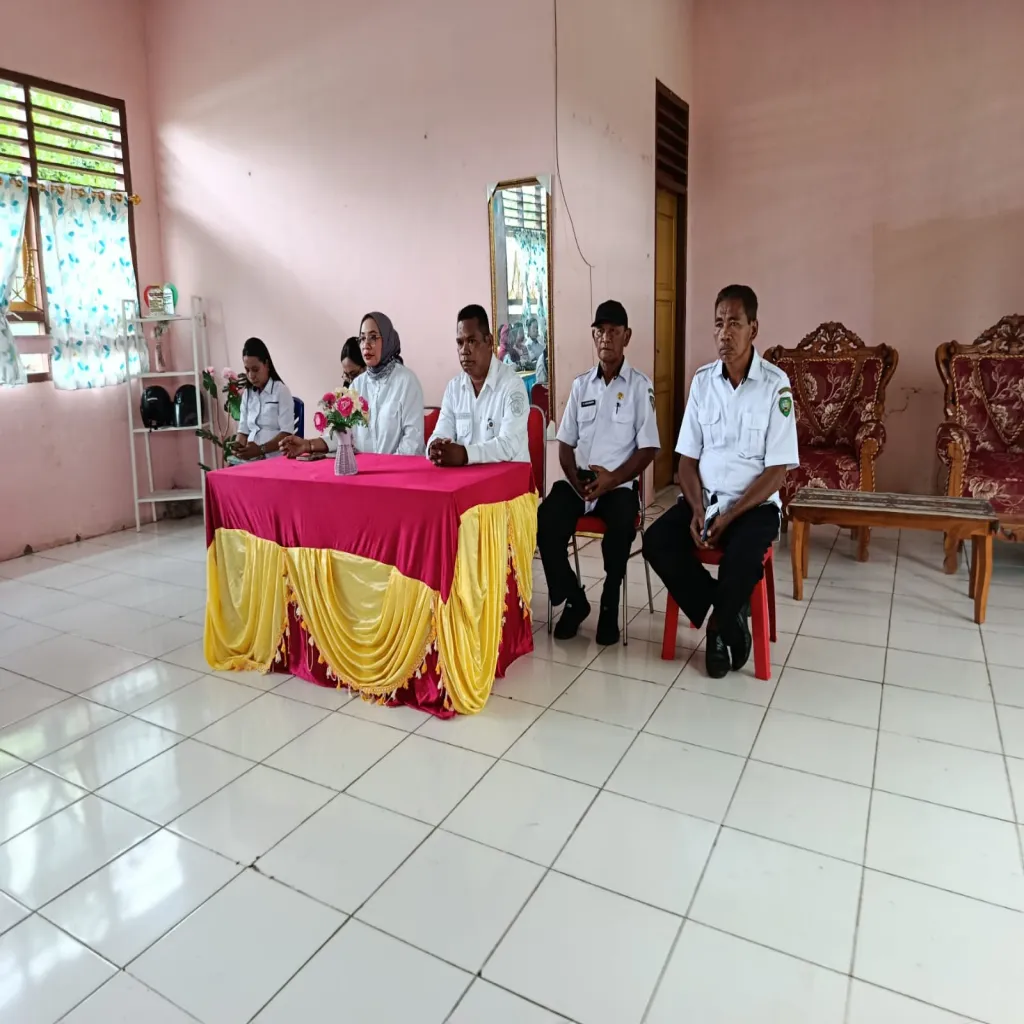 PLT Kadis Pendidikan Malra Temui Kepsek SMP Unggulan — Kepsek Berjanji Bayarkan Seluruh Honorarium Guru