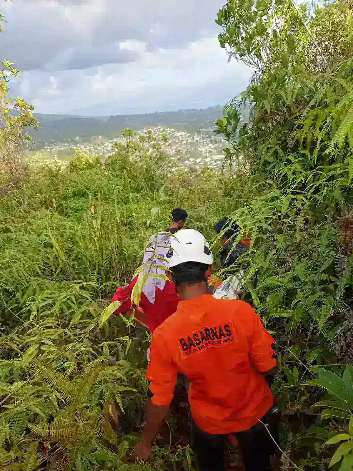 Alami Hipotermia, seorang pendaki berhasil dievakuasi Tim SAR Gabungan