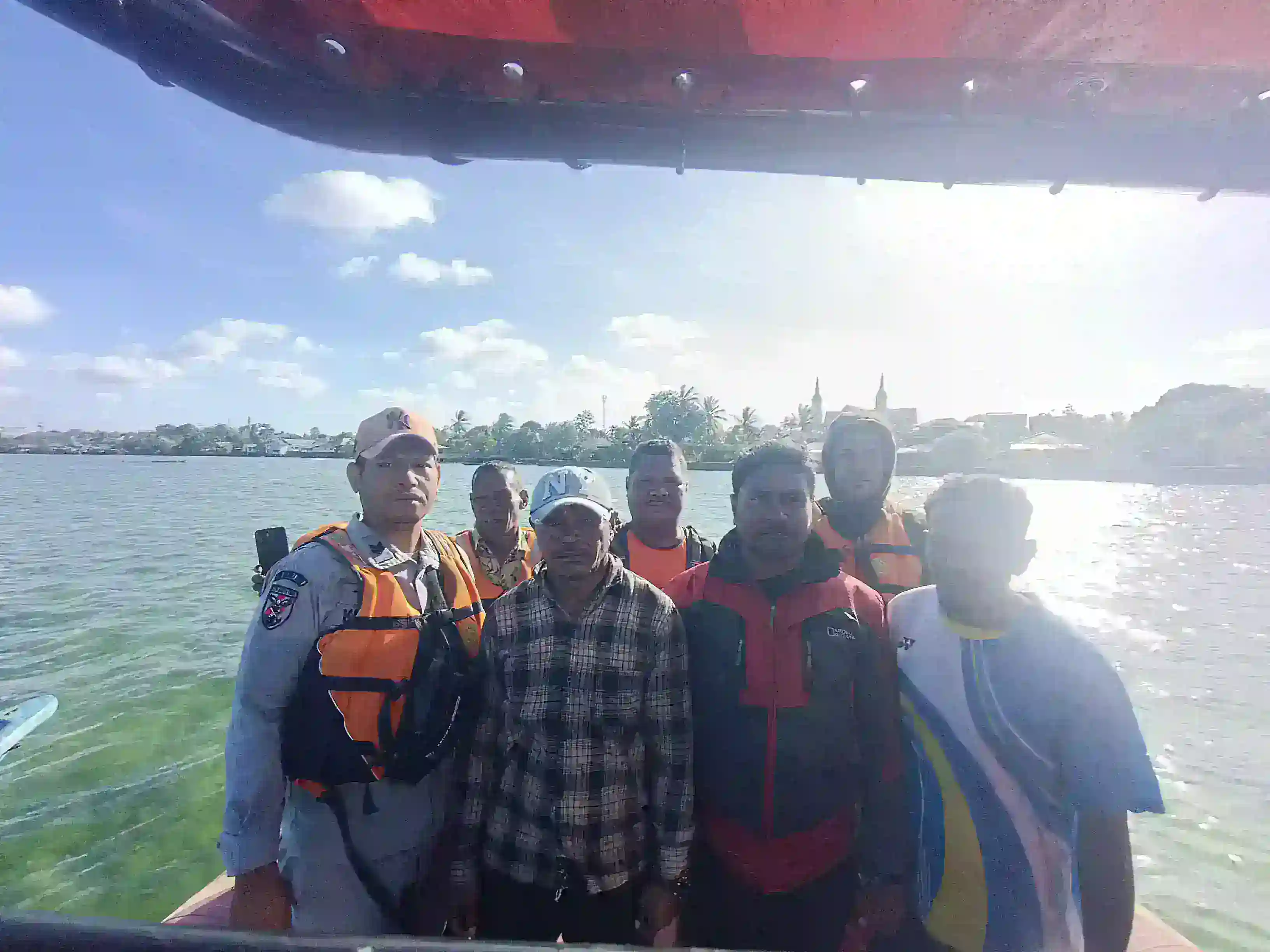 Dihantam Gelombang 2,5 Meter akibat Mati Mesin, 3 Penumpang Longboat Berhasil Diselamatkan di Perairan Tual