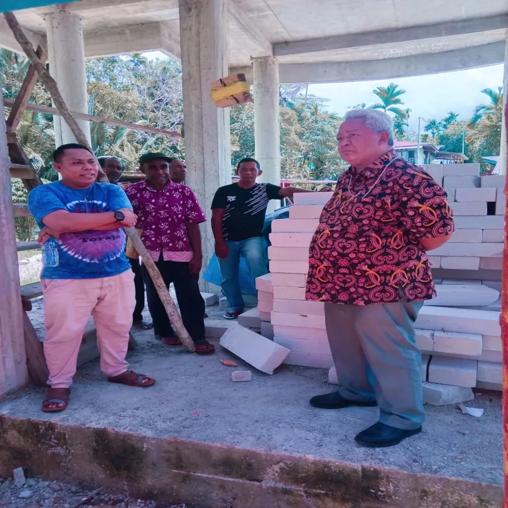 Uskup Manokwari-Sorong Kunjungi Paroki Mamur: Suntik Dana Rp100 Juta, Ingatkan Soal Ukuran Gereja dan Kelestarian Hutan
