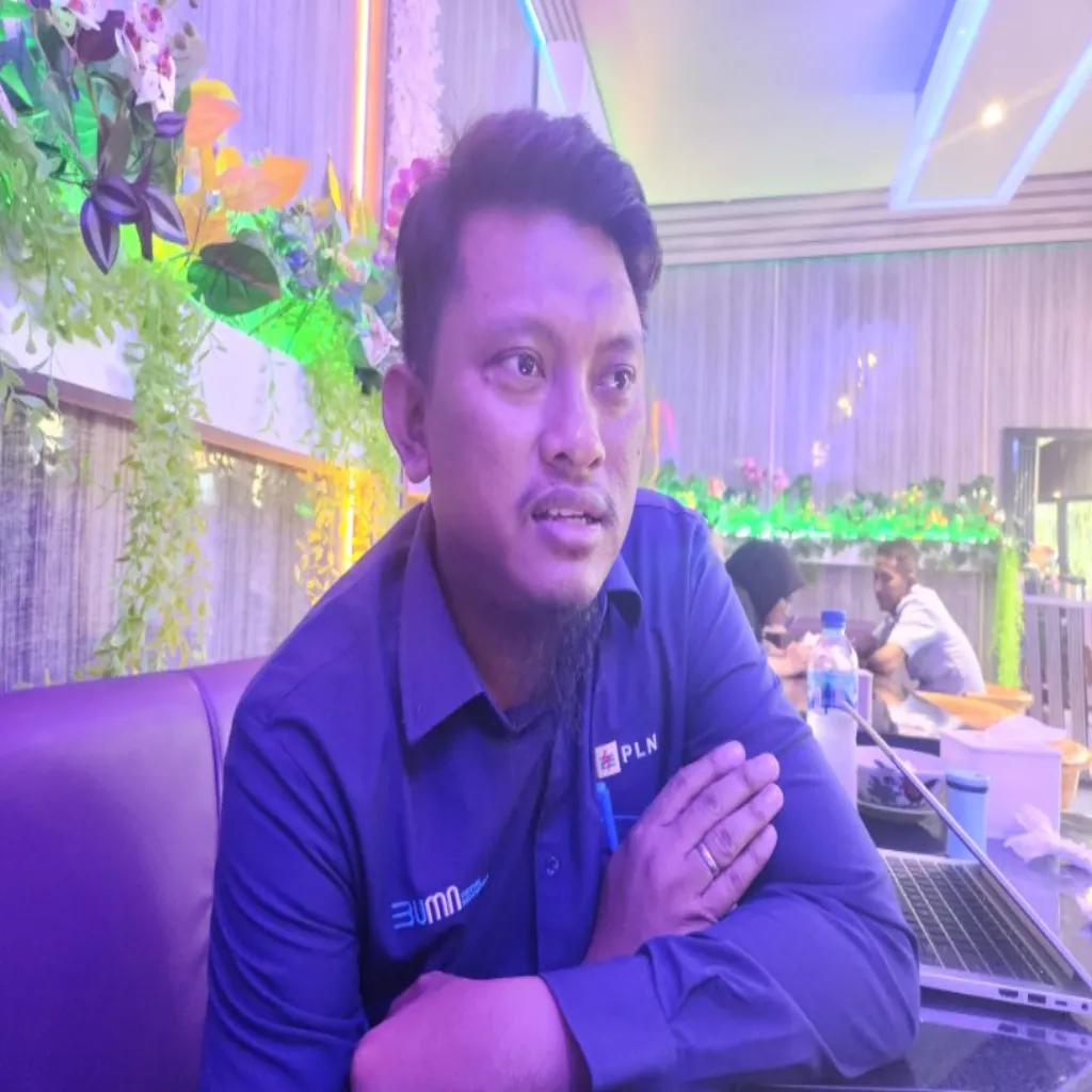 PLN Genjot Pembangunan Jaringan Baru, Distrik Teluk Patipi Segera Nikmati Listrik 24 Jam