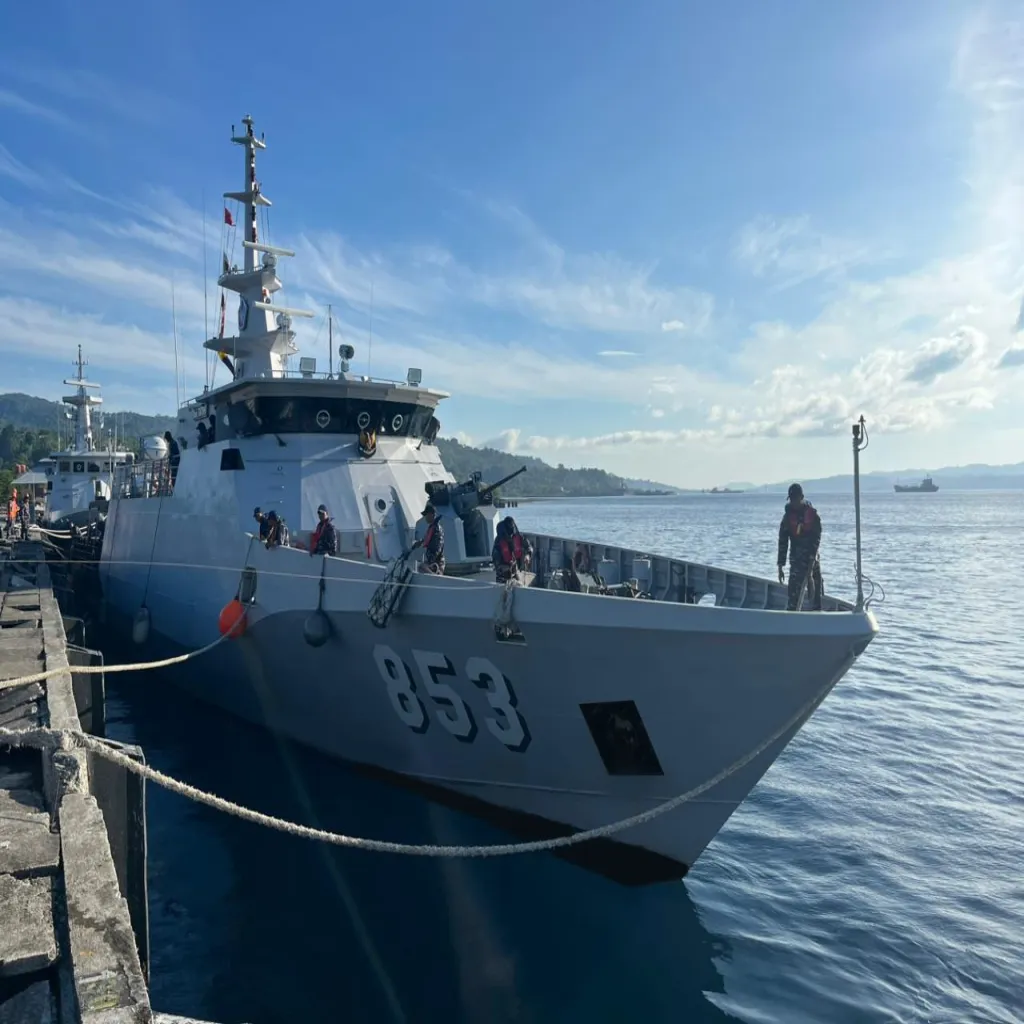 KRI Tatihu-853 Sandar Di Dermaga Ksatrian Tawiri Koderal IX Dalam Misi Perisai Sura-26