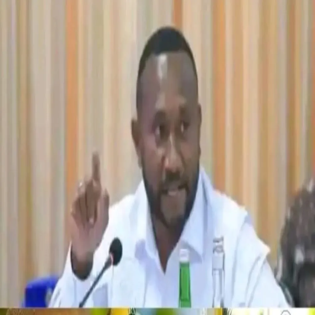 Yan Mandenas Kecam Pembakaran Mahkota Cenderawasih: “Tindakan BBKSDA Papua Itu Melecehkan Martabat Orang Asli Papua”