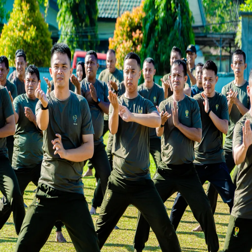 PERSONEL KOREM 151/BINAIYA MENGIKUTI UJIAN KENAIKAN TINGKAT PENCAK SILAT MILITER