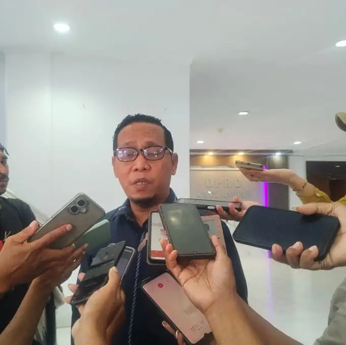 DPRD Ambon Desak Pemkot Evaluasi Tim Percepatan Pelantikan Raja di Sembilan Negeri.