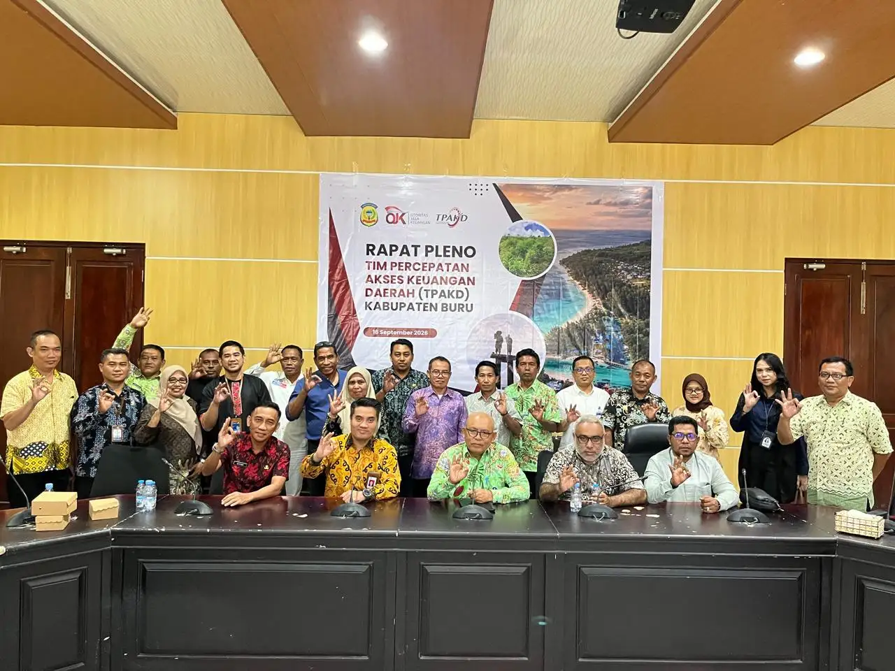 OJK MALUKU DORONG EKOSISTEM KEUANGAN INKLUSIF KAMPUNG NELAYAN MERAH PUTIH DAN PELAKU UMKM DI BURU DAN BURU SELATAN